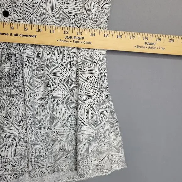 Old Navy Romper Womens Medium Geometric Print Button Front Shorts Rayon Playsuit - Picture 8 of 14